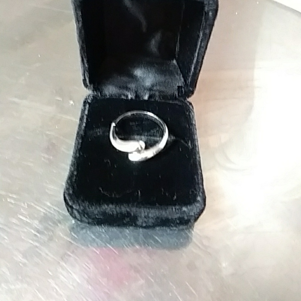 Sterling New Silver Ring (NEW) - Picture 3 of 3